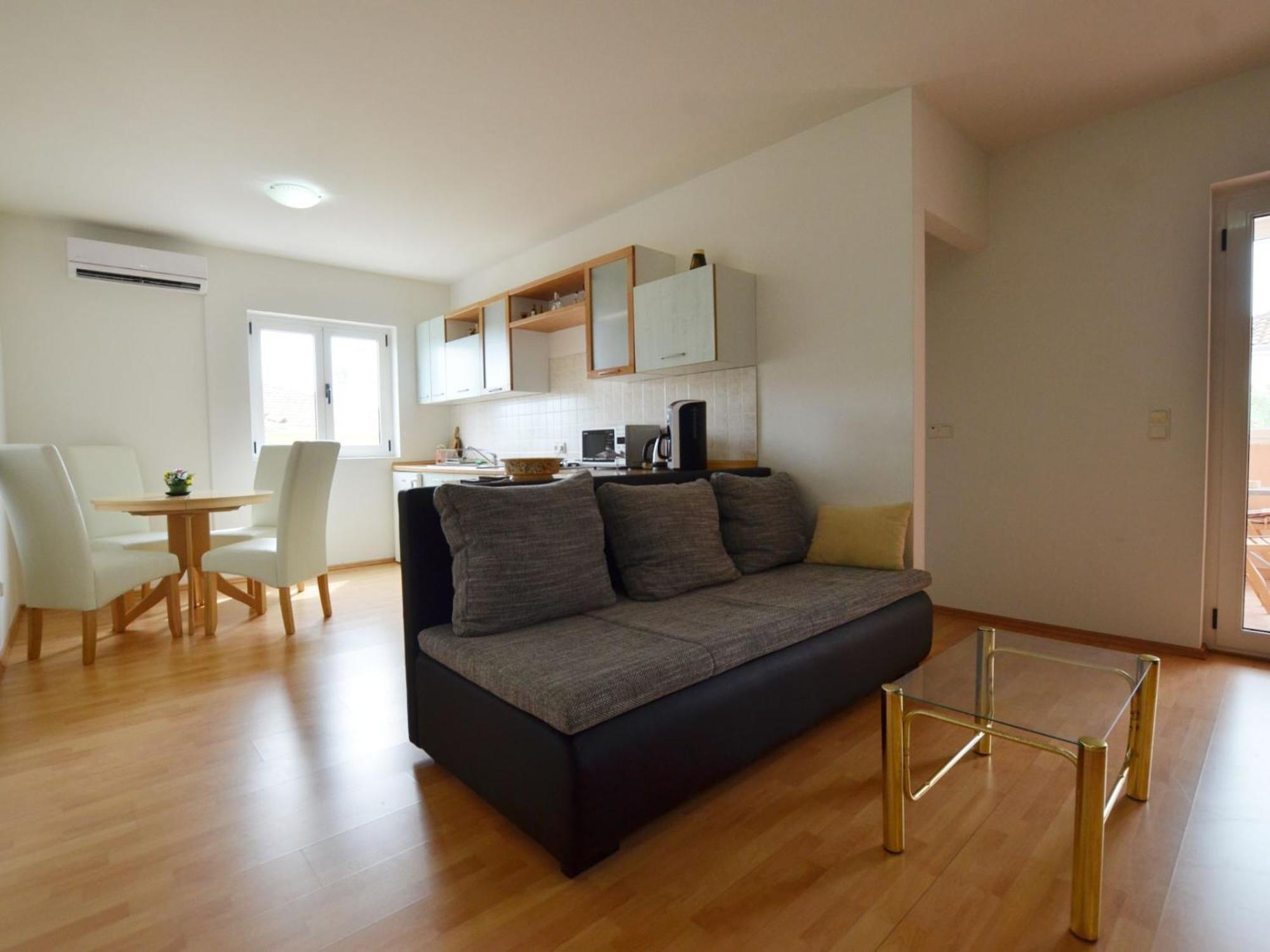 Apartman Spacious With Loggia - One Bedroom With Loggia